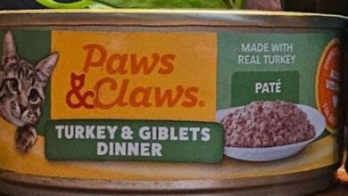 Paws and claws cat food