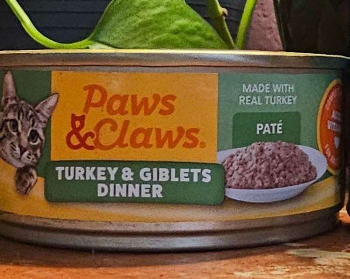 Paws and claws cat food