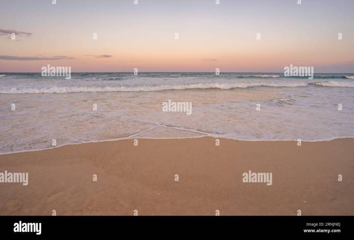 KAWANA BEACH ON THE SUNSHINE COAST, QUEENSLAND, AUSTRALIA Stock Photo ...